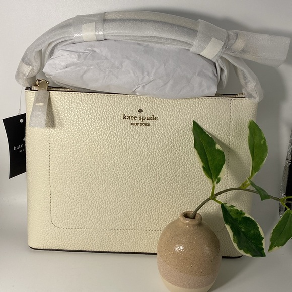 kate spade Handbags - Kate Spade Leila Med Crossbody-Meringue NWT